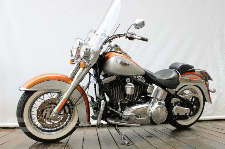 HARLEY-DAVIDSON SOFTAIL DELUXE