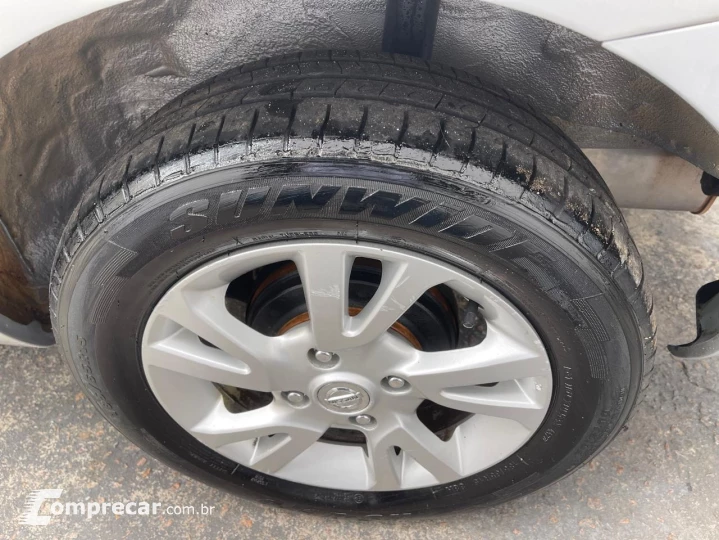 LIVINA 1.8 S 16V
