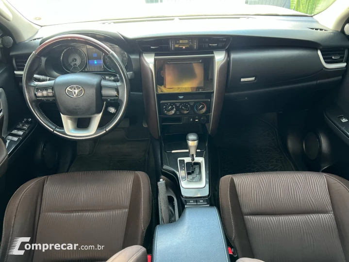 HILUX SW4 2.7 SR 7 Lugares 4X2 16V