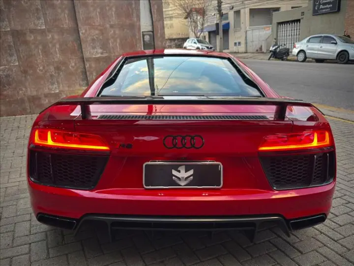 R8 5.2 FSI Coupe Plus Quattro V10 40V S Tronic