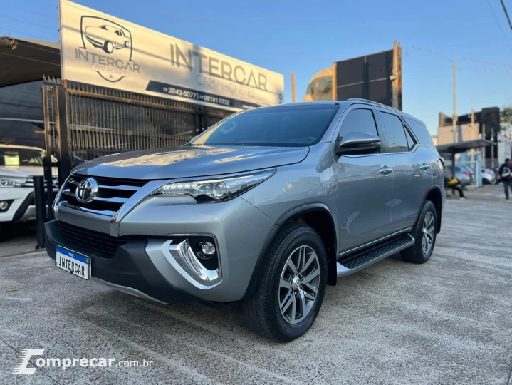 HILUX SW4 2.8 D-4d Turbo SRX 4X4