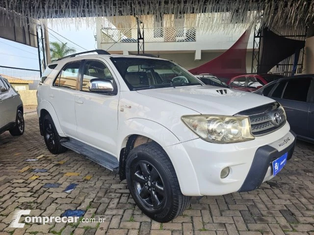 HILUX SW4 - 3.0 SRV 4X4 7 LUGARES 16V TURBO INTERCOOLER 4P A