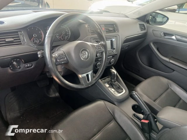 JETTA - 2.0 COMFORTLINE 4P TIPTRONIC