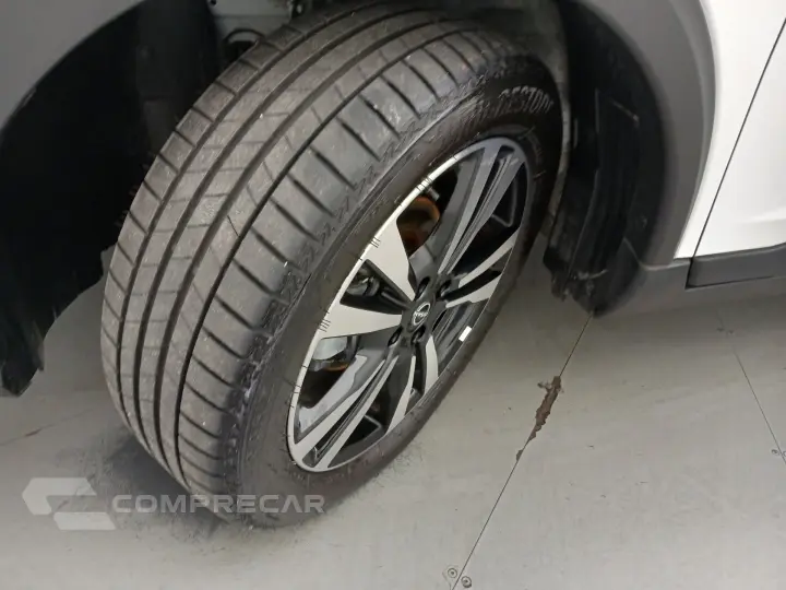 KICKS PLAY 1.6 16V FLEXSTART SENSE XTRONIC
