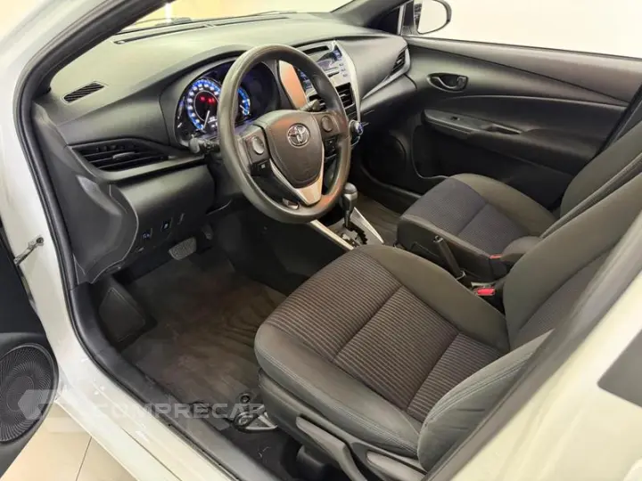 YARIS HB XL 13 AT