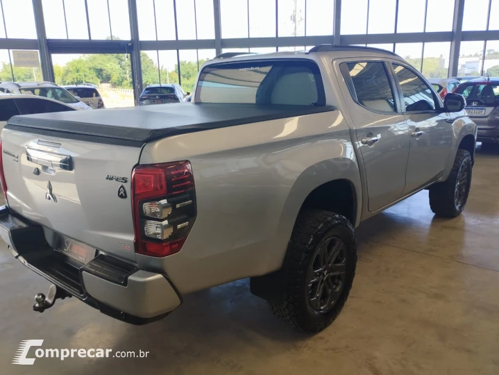 L200 TRITON 2.4 16V Turbo Sport HPE CD 4X4