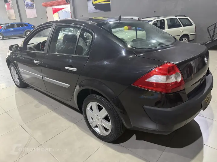 MEGANE 2.0 DYNAMIQUE SEDAN 16V GASOLINA 4P AUTOMÁTICO