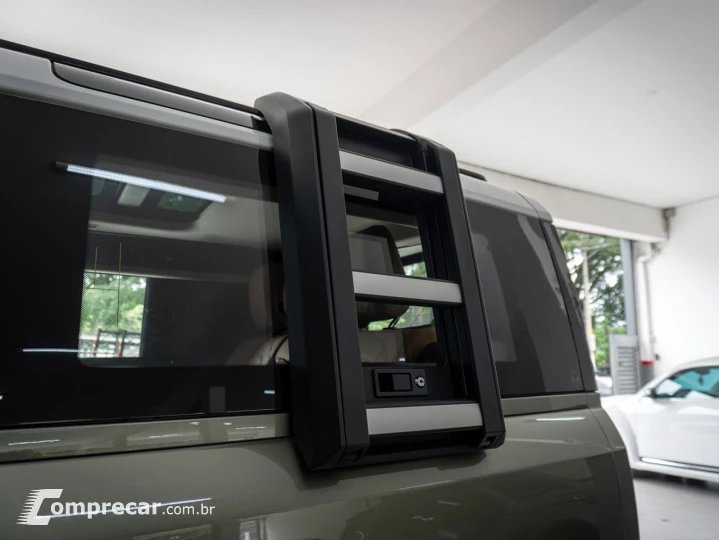 Defender 90 D300 HSE Diesel Aut.( Hibr.)