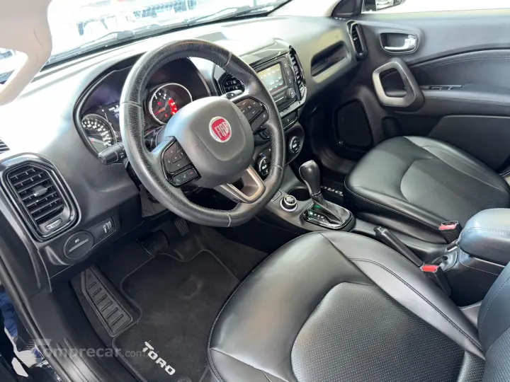 TORO 2.0 16V Turbo Freedom 4WD AT9