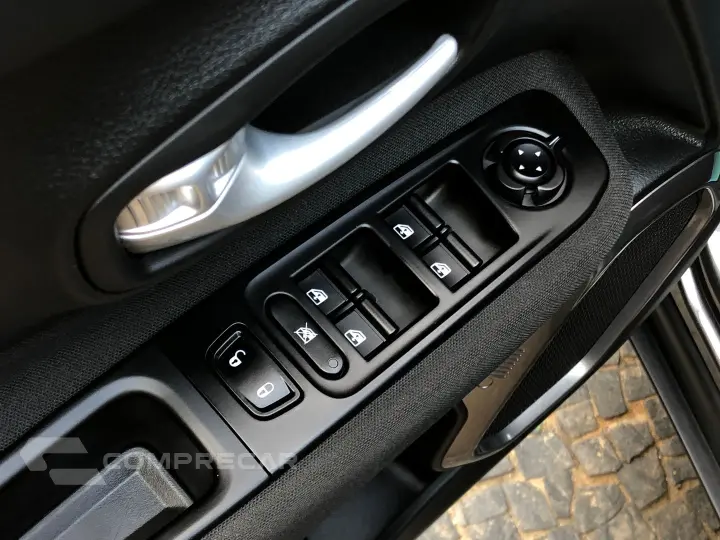 Renegade 1.3 T270 Turbo Flex Sport At6