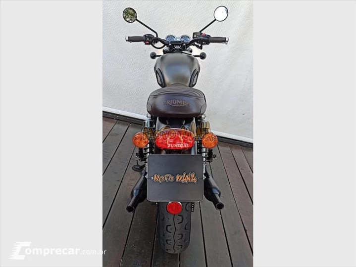 BONNEVILLE T100 BLACK 900