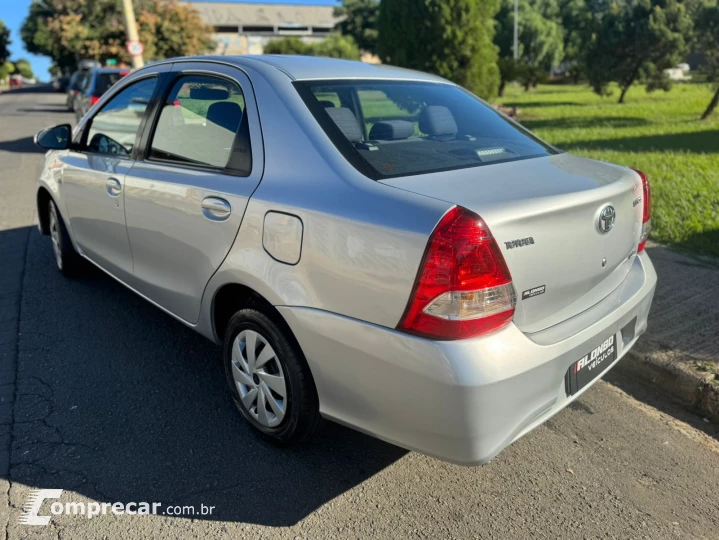 ETIOS 1.5 XS Sedan 16V
