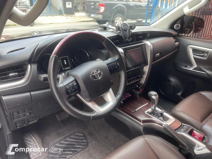 HILUX SW4 2.8 SRX 4X4 7 Lugares 16V Turbo Intercooler