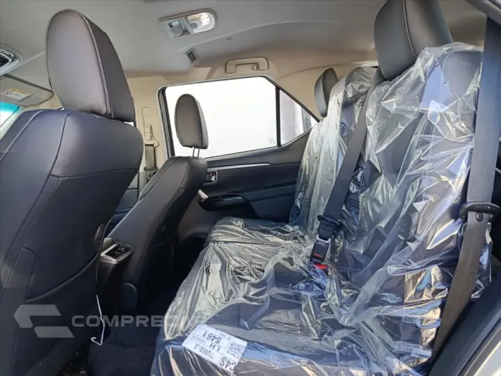 HILUX SW4 2.8 D-4D TURBO DIESEL SRX PLATINUM 7L 4