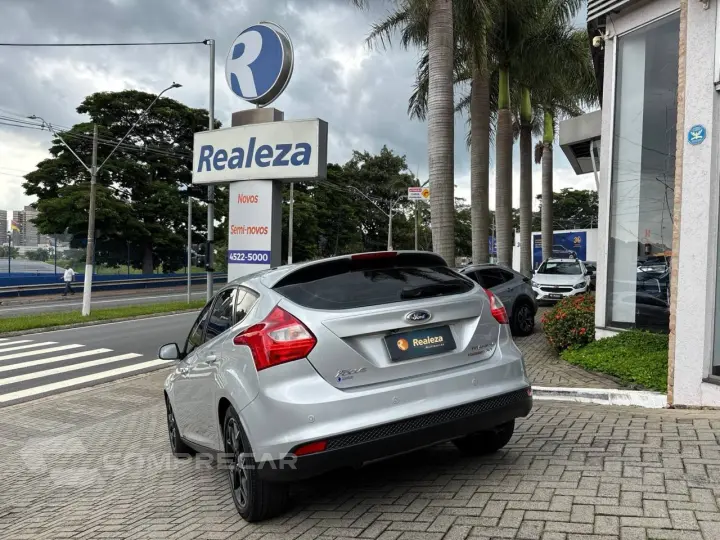 Focus TITANIUM Plus 2.0  Flex 5p Aut.