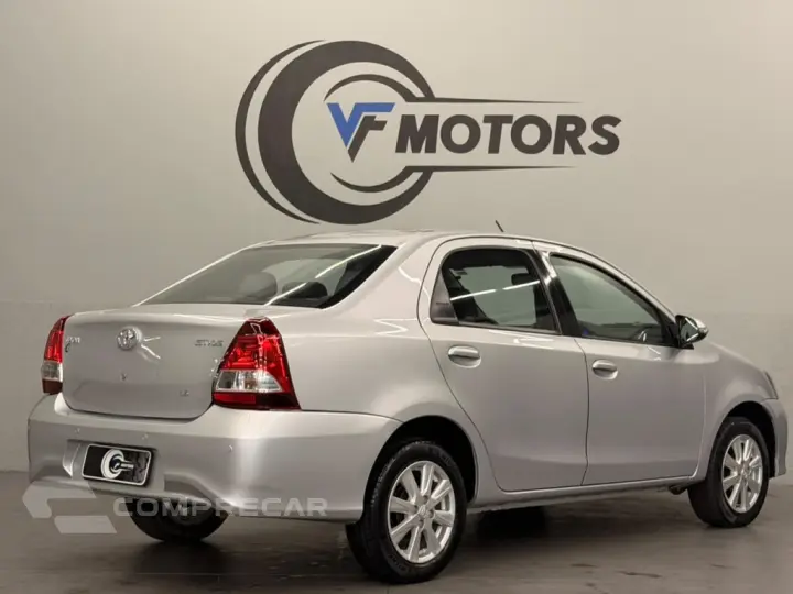 ETIOS 1.5 X PLUS 16V FLEX 4P AUTOMÁTICO