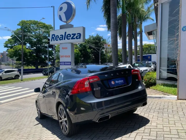 S60 T-4 MOMENTUM 2.0 190cv 4p