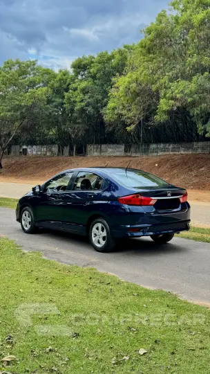 CITY 1.5 DX Sedan 16V