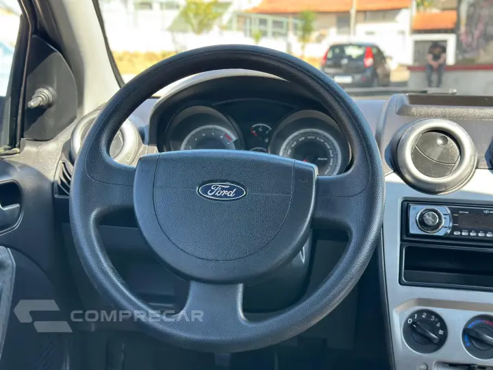FIESTA 1.6 MPI Class Sedan 8V