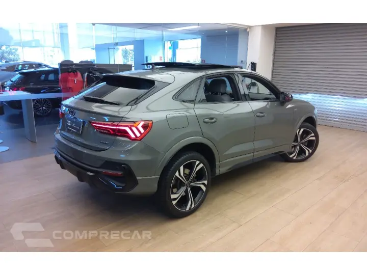 Q3 2.0 40  TFSI GASOLINA SPORTBACK PERFORMANCE BLACK PLUS QU