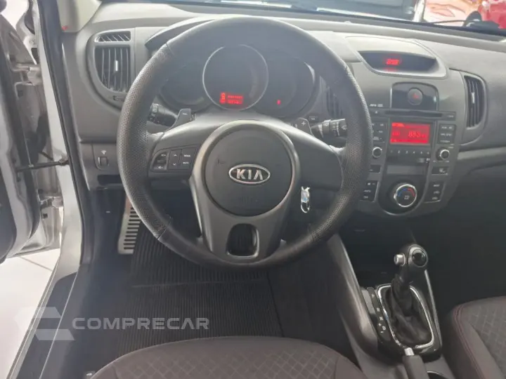 Cerato Sedan 1.6 16V 4P SX3 AUTOMÁTICO