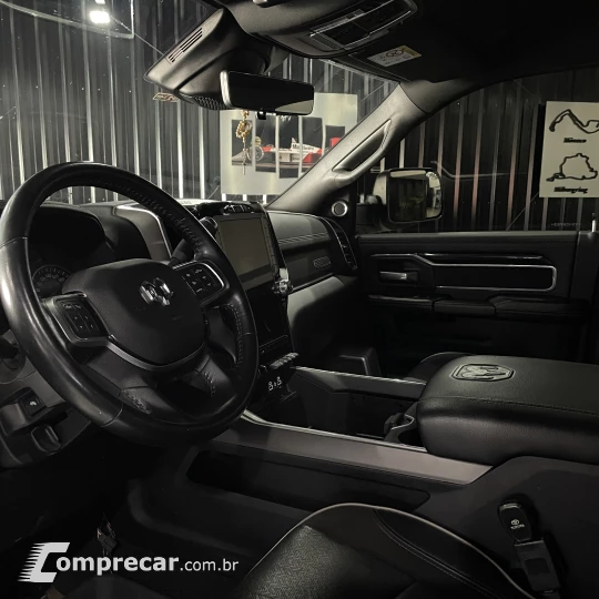 2500 6.7 I6 Turbo Laramie Night Edition CD 4X4
