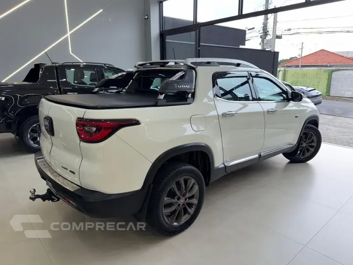 TORO 2.0 16V Turbo Ranch 4WD AT9