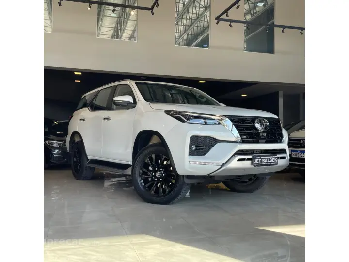 HILUX SW4 2.8 D-4D TURBO DIESEL SRX 7L 4X4 AUTOMÁTICO