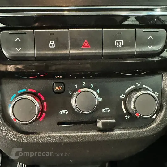 Kwid KWID Intense 1.0 Flex 12V 5p Mec.