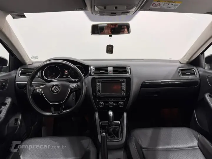 JETTA 2.0 TSI HIGHLINE 211CV GASOLINA 4P TIPTRONIC