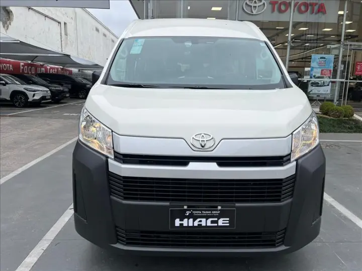 HIACE 2.8 D-4d Turbo Minibus 15+1 DX