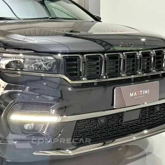 Commander Black Hurricane 2.0 4x4 TB Aut