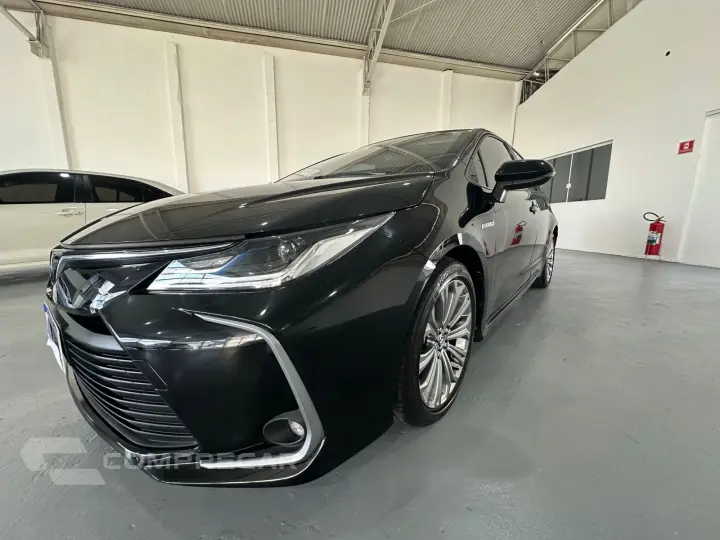 COROLLA 1.8 VVT-I Hybrid Altis