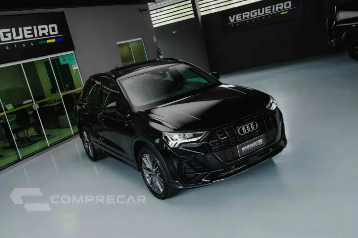 Q3 2.0 40 TFSI Performance Black Quattro
