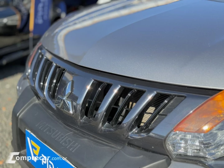 L200 Triton Outdoor GLS 2.4 4x4 Diesel Automática