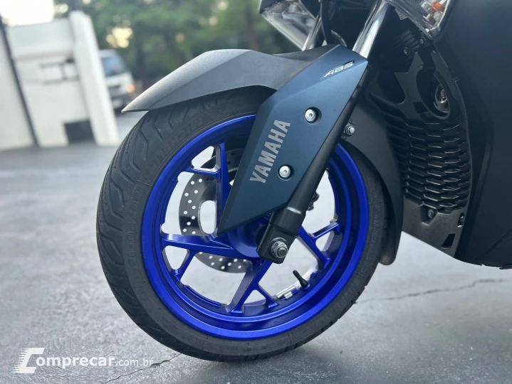 Xmax Abs