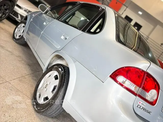 CLASSIC - 1.0 MPFI LS 8V 4P MANUAL