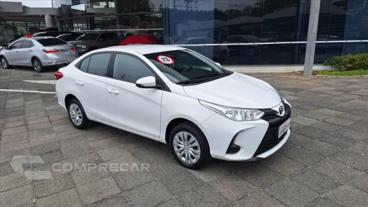 YARIS 1.5 16V FLEX SEDAN XL LIVE MULTIDRIVE