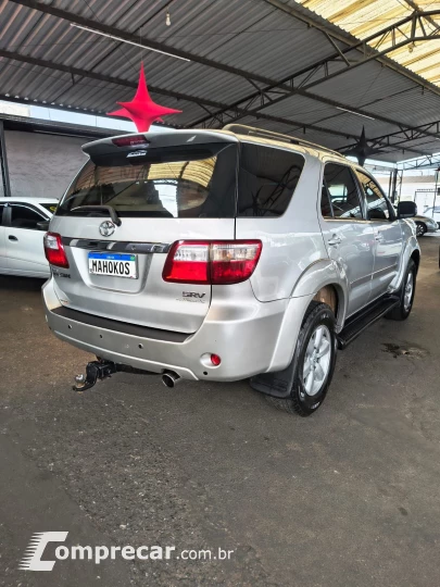 Hilux SW4 SRV D4-D 4x4 3.0 TDI Dies. Aut