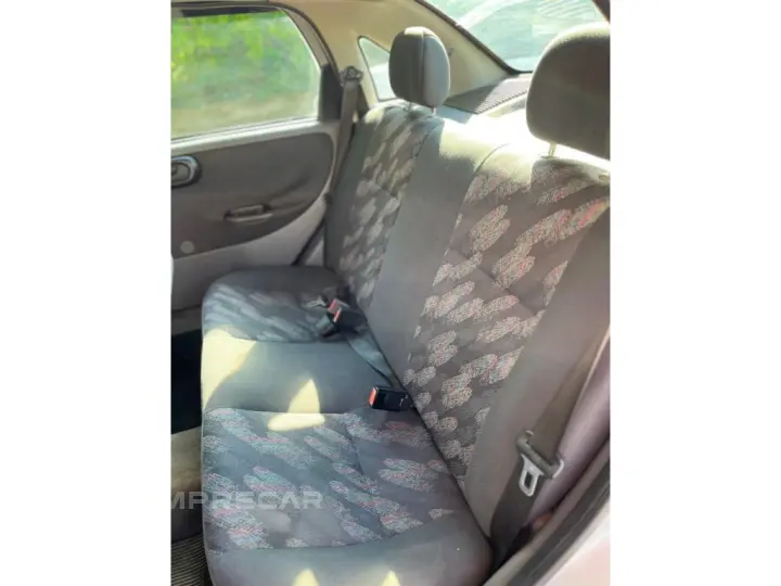 CORSA 1.8 MPFI SEDAN 8V FLEX 4P MANUAL
