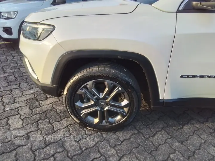 COMPASS 2.0 TD350 TURBO DIESEL LONGITUDE AT9