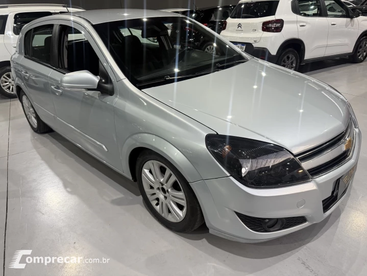 VECTRA 2.0 MPFI GT HATCH 8V FLEX 4P MANUAL