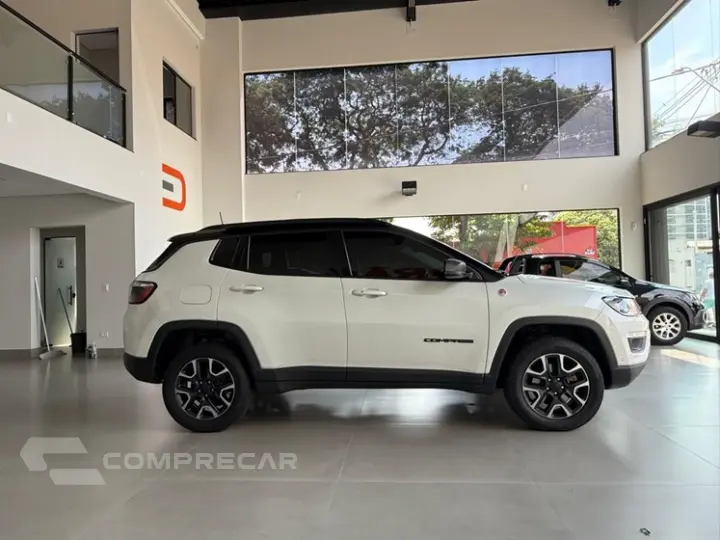COMPASS 2.0 16V Trailhawk 4X4