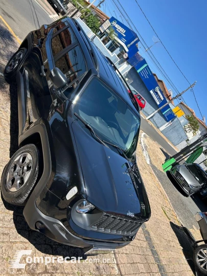Renegade STD 1.8 4x2 Flex 16v Aut.