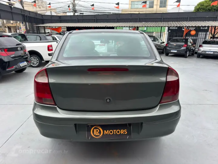 CORSA 1.4 MPFI Premium Sedan 8V