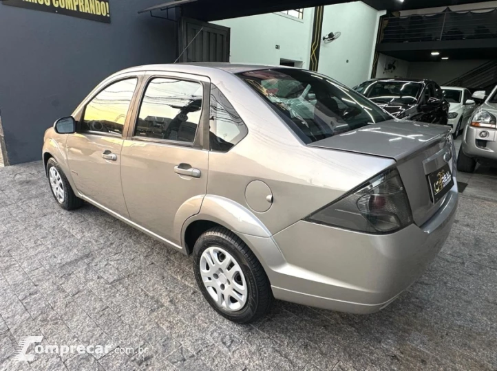 FIESTA 1.6 MPI Class Sedan 8V
