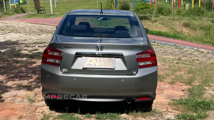 CITY 1.5 LX Sedan 16V