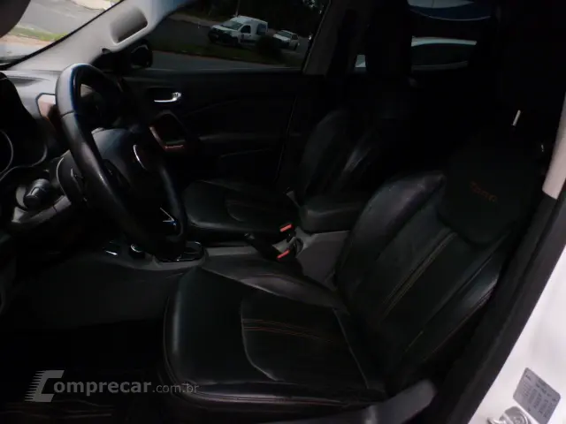 TORO 2.0 16V Turbo Volcano 4X4