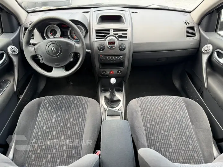 MEGANE 2.0 Dynamique Grand Tour 16V