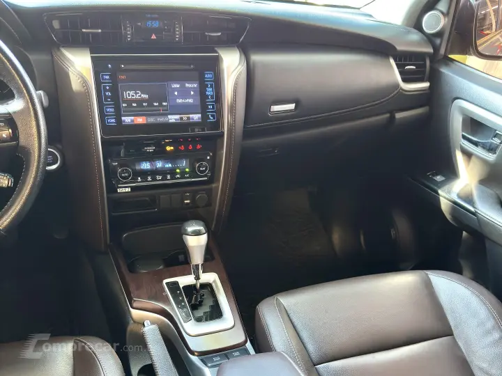 HILUX SW4 2.7 SRV 7 LUGARES 4X2 16V FLEX 4P AUTOMÁTICO